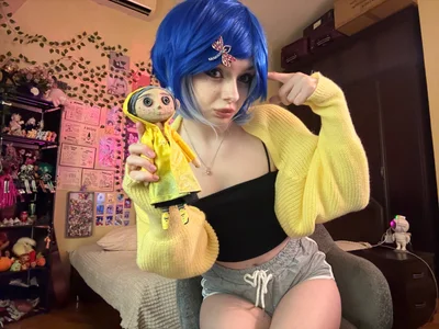 MeviCoral 💙Coraline cosplay💙 Pic 6