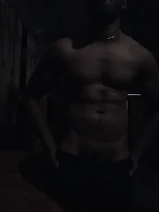 Makeout_artist Public صورة واحدة|Makeout_artist Public صورتان|Makeout_artist Public  3 صور|Makeout_artist Public  3 صورة