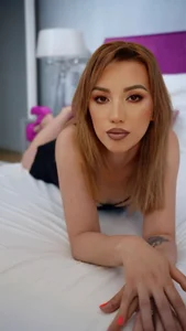 EnyaHazell Public Bilde