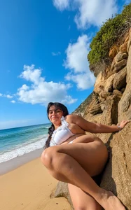 I love being at the beach 🤩💋🏖️👙 od karlablue_  3 snímek