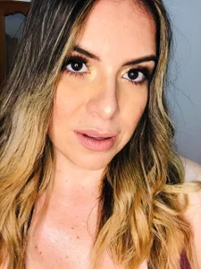 AshlyMoom de ashlymoon  2 Imagens