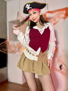 MilenaCrown Arrr...Who needs a captain when you can have me? 🎃 Immagine  5