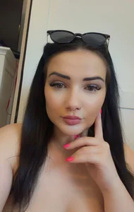 naughtycherryxxx Public Εικόνα 3