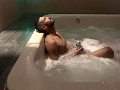muscular, hairy body od yorbymaxx  3 snímek