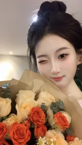 Fotos sexuais do álbum 1X-one de 伊伊: 1