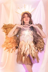 Lu_Blake God is Woman Bilde 9