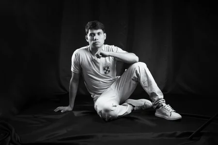 axelvega_ "Male in tension" Εικόνα 2