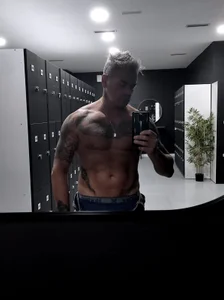 ChrisLauParejaReal Public Bilde