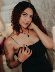 EllaEvanz Public Hình 4