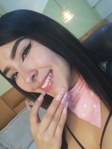 ambar_mills42 Pink♥ Pic