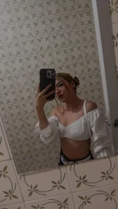 ariana_x1_Public Bild 5
