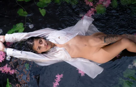 Sexy Wet Body 💦🔥 de sarah_cruzz_ Foto