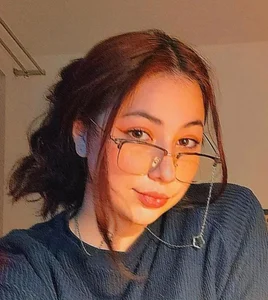 Nicolle_Evanss_ Public Pic 4