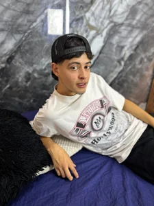 Public od EthanCross__  4 snímek