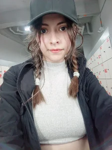 holly_and_honey69 Public Pic 5