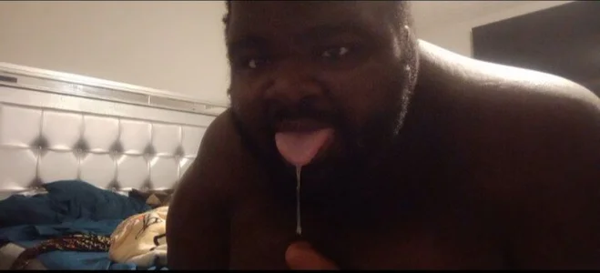 ChristinaChristy Pics of Me Sucking Dildo between my Boobs after I Smacked my Ass 사진 4