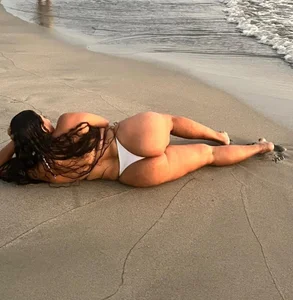 aisha_moore Public slika 2