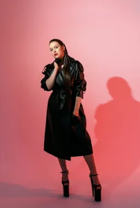 FEEL THE STRENGHT AND POWER OF YOUR MISTRESS de katy__moonj  3 Imagens