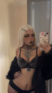 KoraRousse Public зображення