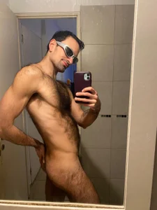 HairybutHorny Espejo Pic 7