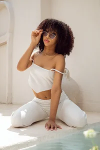 CamilaJohnston White day Bilde 4