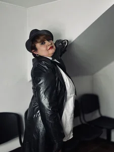 horny detective🥵🖤 de Sasharosee2  Imagens