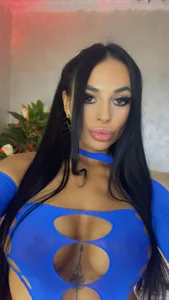 Kasandra_One Blue Outfit Gambar 5