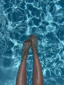 Marietta_Castro bare feet🩰 Hình 2