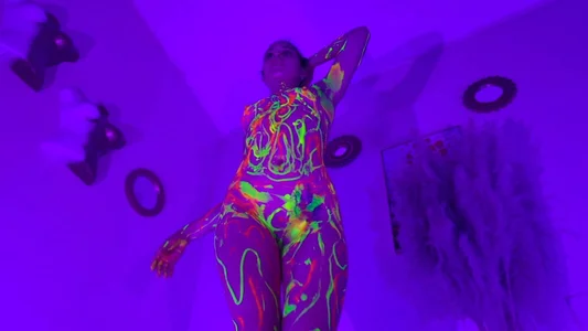 MaraVelvettのbody paintingの 4枚の写真