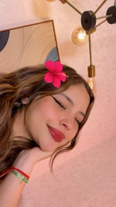 MAGIC_EMMA_ Each photo is a temptation… how many can you resist? 💋 Foto