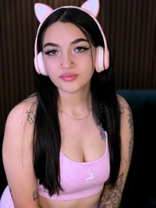 LilithEsme kitten Gamer Foto 5