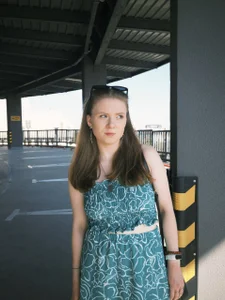 foxy_tease_ Walking in the sunny park🌈 Bilde 3