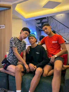 GOLD_BOYS Public Foto