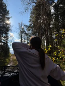 LauranBarela I’m out in nature) Foto 2