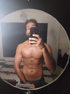 Carlo_yates Public Foto