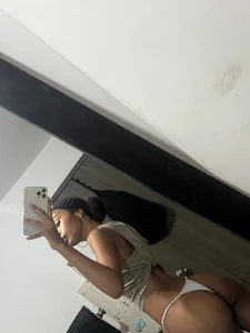 AnahiTorres Public Immagine  4