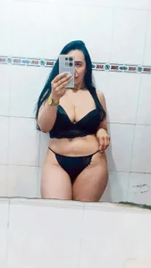 christine-x lady in black Pic 2