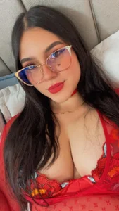 CataVelasco I Am your girl🍒 Immagine  5