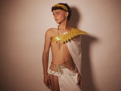 Ian_Castillo_ IAN THE GREEK BOY 👑 Immagine  4