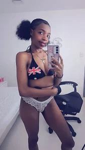 Sofia_echeverri In soft and black 🖤🤍 Foto 5
