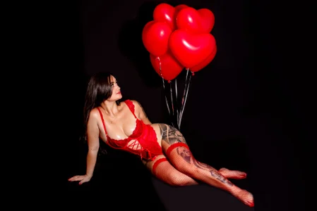 anany__ ❤️‍🔥 Valentine's Temptation Pic 4