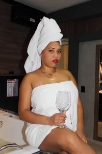 BustyGlow: Do you want to bathe with me? ( 4 фото)