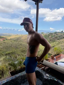 Connecting with nature and being sexy!! de SexxxySquirterStev777 Foto 4