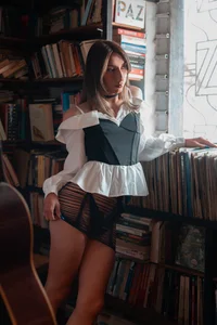 IsabelleDaza library Pic 4