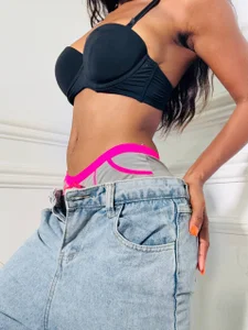 Zola_Nooryi Lingerie Pic