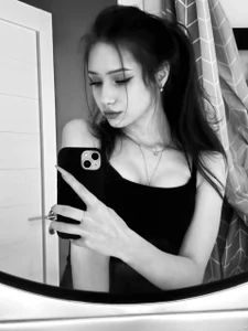 MiaNewstrom Public Pic 4