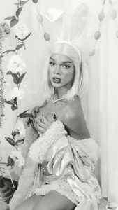 NaomiSteward Happy Easter! 🐰💗 รูป  2