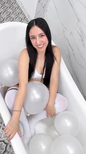 Sweet_Sammy_ How do you like me in white? 🤍 - {count, plural, one {תמונה אחת} two {שתי תמונות} many {# תמונות} other {# תמונות}}