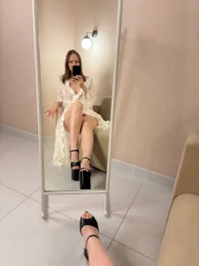 Elizabeth_Grace Public Poză 4