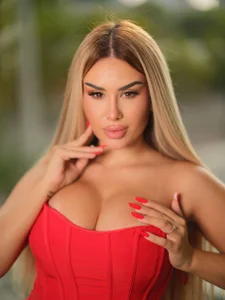 EvaZane kullanıcısının Scarlet Mood albümü -  3 fotoğraf